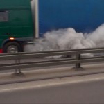 Penktadienio vakarą vienas vilkikas skandino Sostinę dūmuose, kitas greitkelyje Vilnius- Vievis išlėkė į priešpriešinį eismą(video)