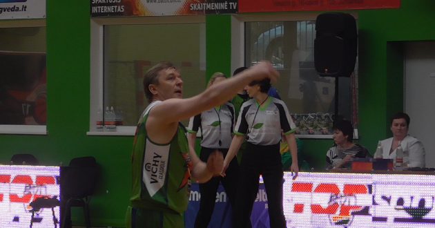 Krepšinio turnyre Jurbarke Ramūnas Karbauskis pademonstravo taiklią ranką.