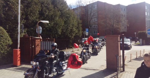 Kauno klinikose griaudėjo motociklų varikliai, baikeriai minėjo pasaulinę sveikatos dieną(video)