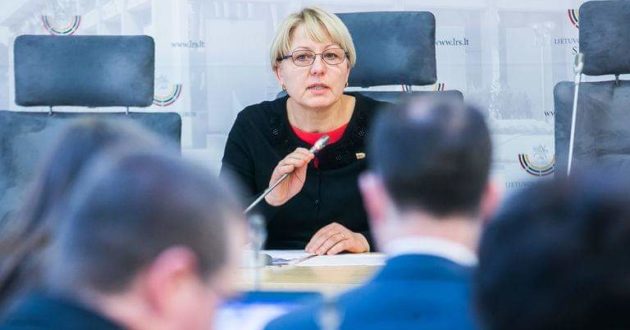 Sveikatos reikalų komiteto pirmininkės A. Kubilienės pranešimas: Siūlymui riboti „šampaną vaikams“ pastabų neturėjo nei ES, nei PPO