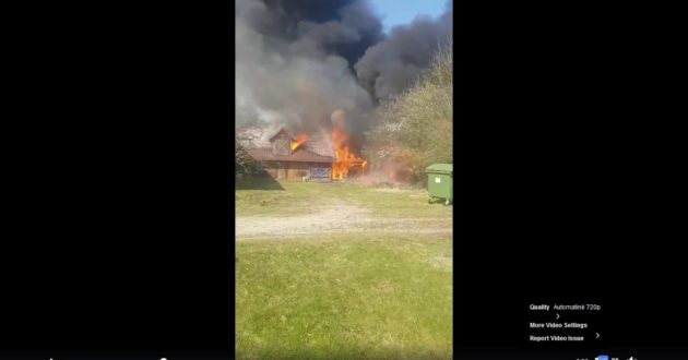 Internete išplatintas video apie žaibišką gaisro išplitimą sodyboje(video)