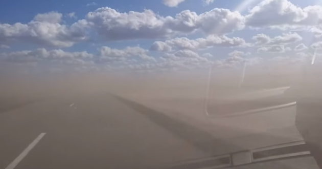 Lietuvoje siaučia smėlio pūgos, apsauginės kaukės išėjo į naudą.(video)
