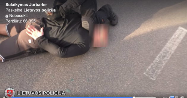 Lietuvos policija žaidžia su ugnimi, prieš įtariamąjį panaudojo veiksmą, po kokio JAV žuvo Džordžas Floidas