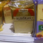 Nukentėjusi nuo Rusijos sankcijų, "Vilkyškių pieninė "  gamina "Rusišką" sūrį