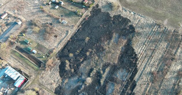 Batniavos seniūnijoje degė sena žolė, išdegė daugiau nei hektaras pievos